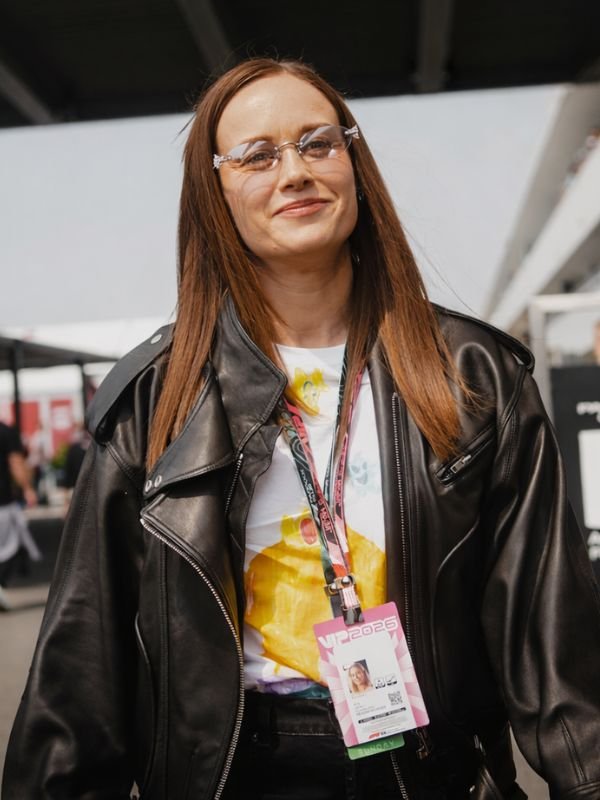 Brie-Larson-F1-Grand-Prix-2026-Black-Jacket-3.jpg